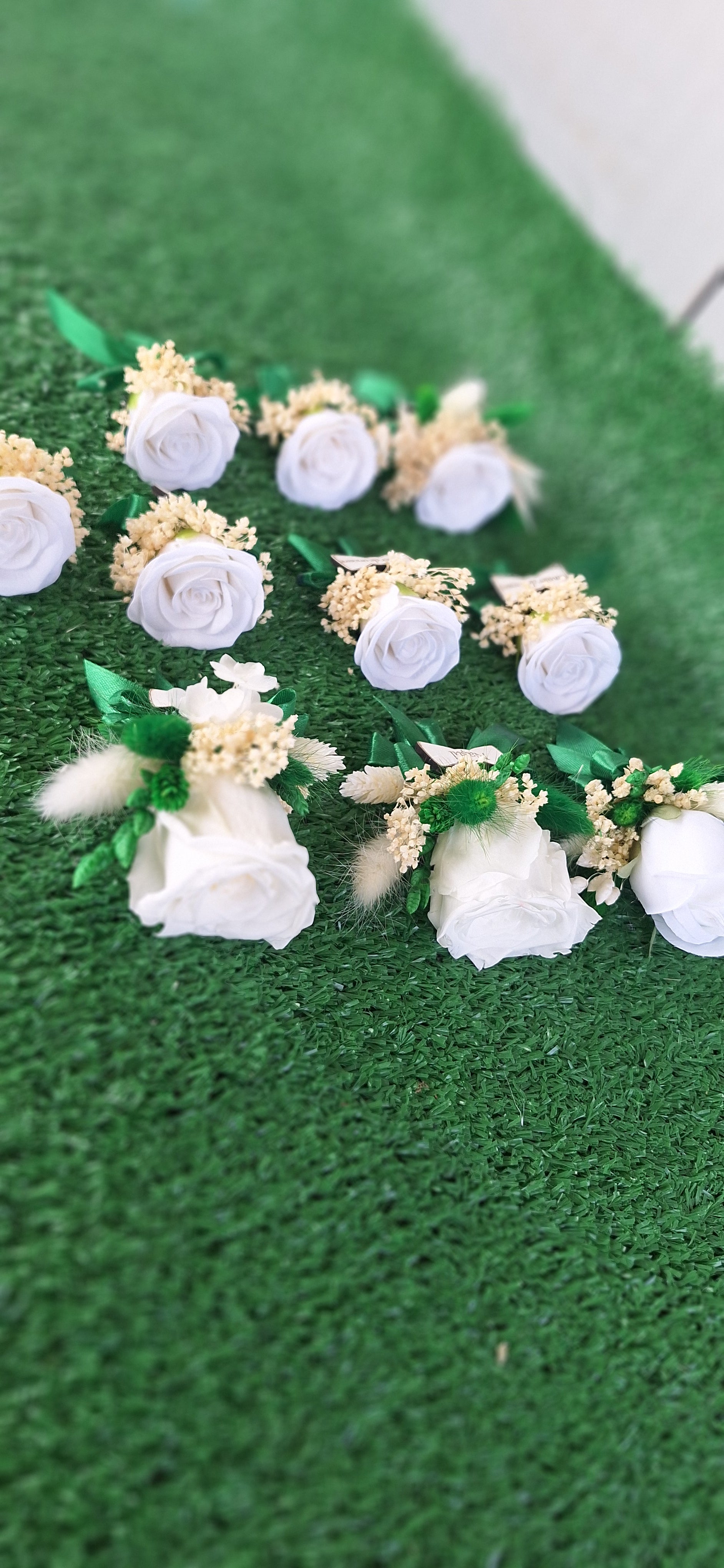 Brățări și Cocarde