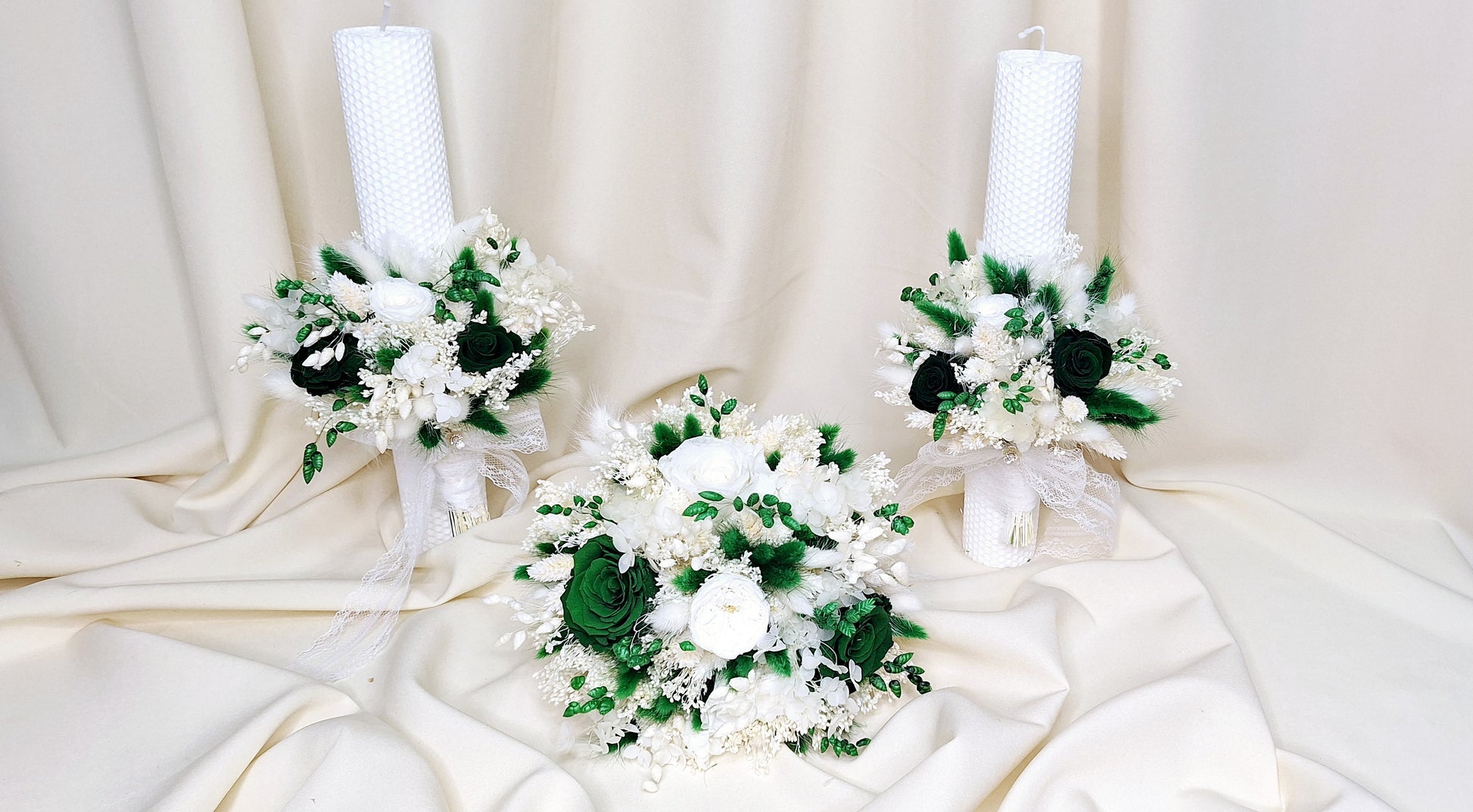 Lumânări și buchet criogenate alb verde