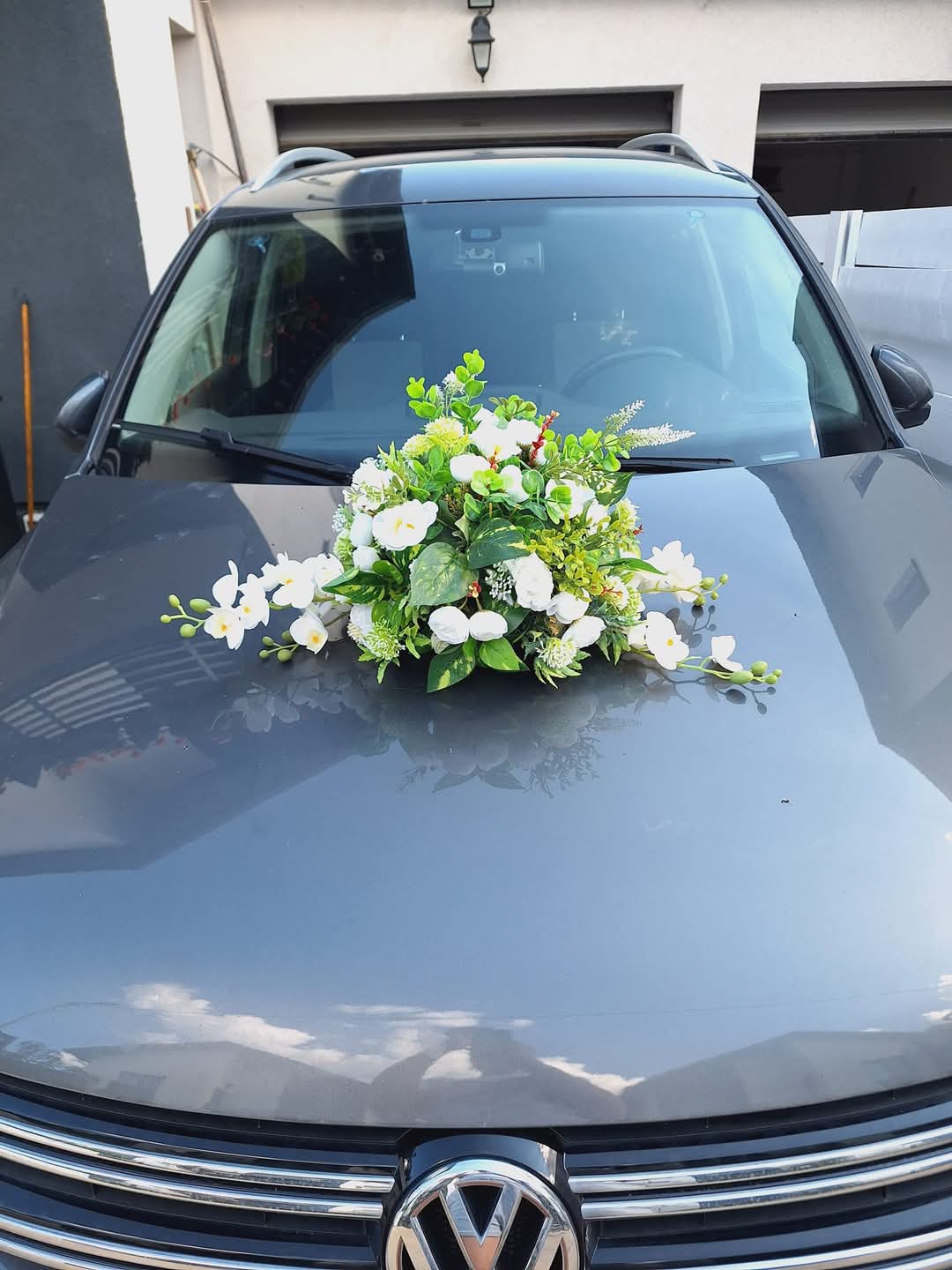 Aranjament floral mașină ventuza