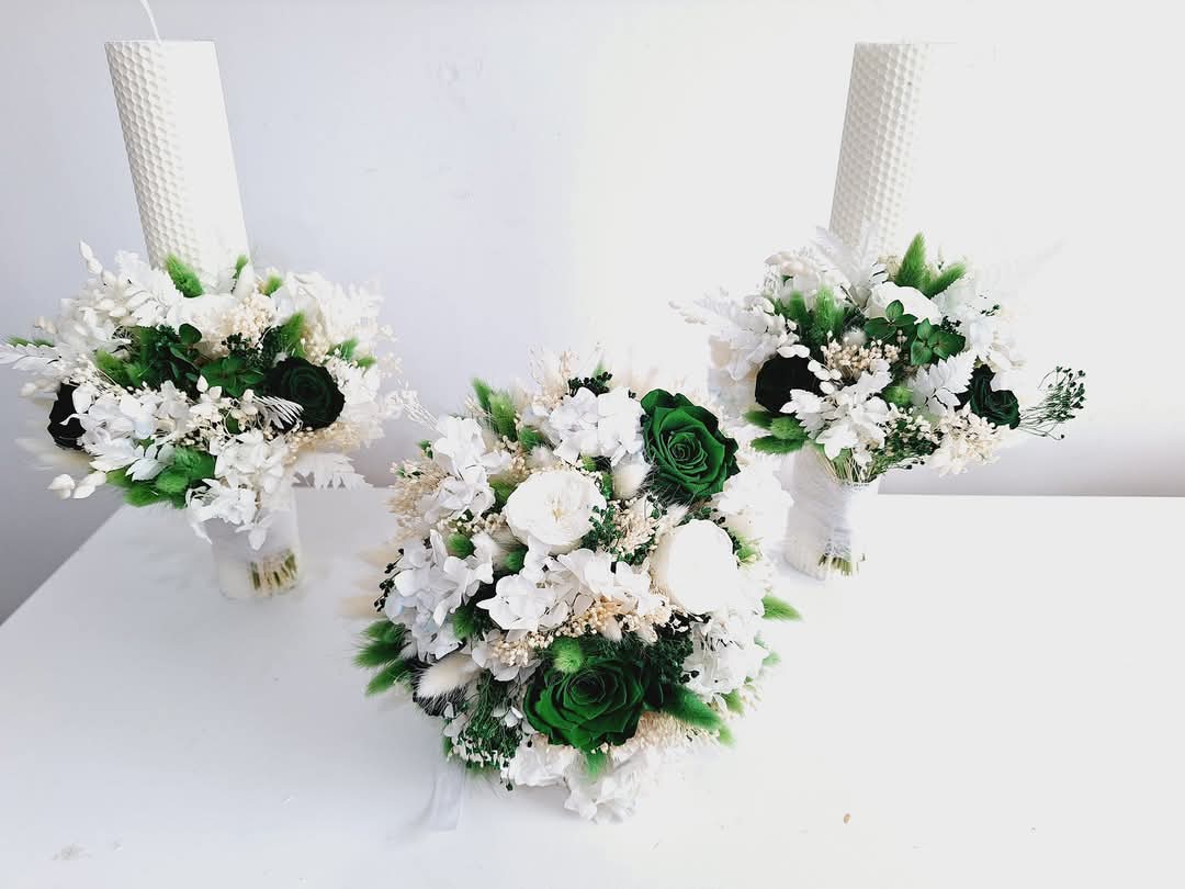 Lumânări și buchet