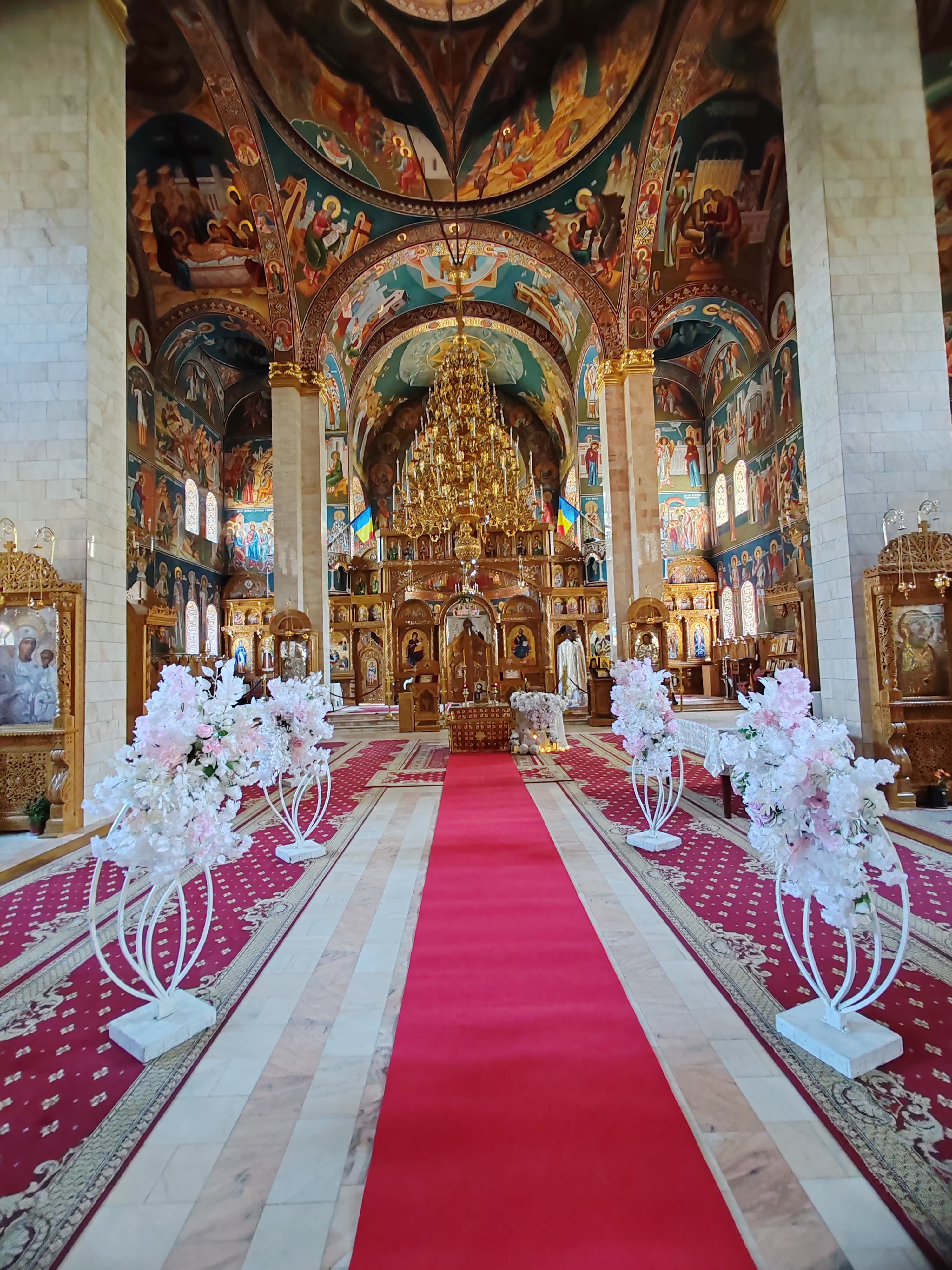 Decor cristelnita și stâlpi