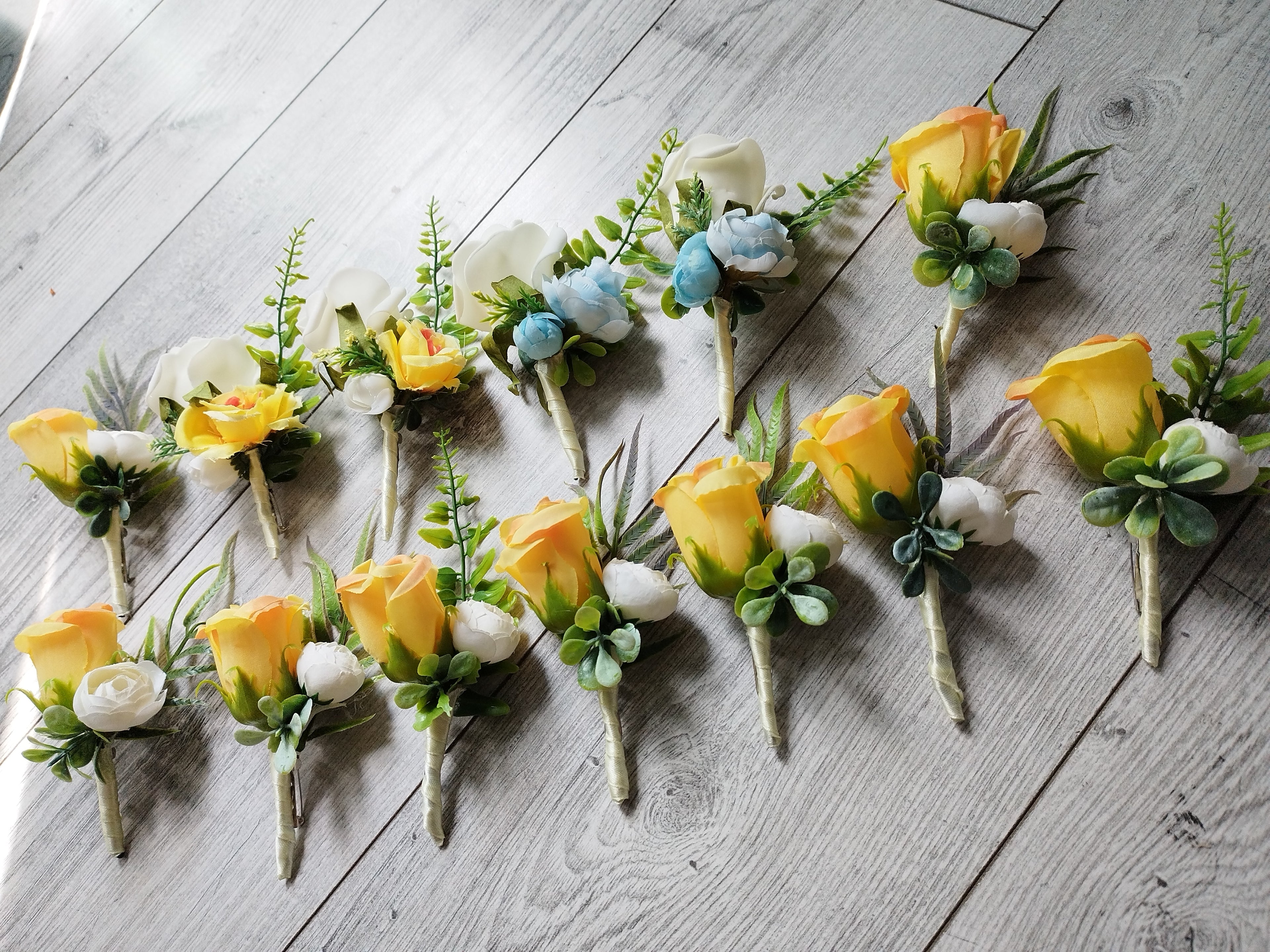 Cocarde și Brățări flori matase