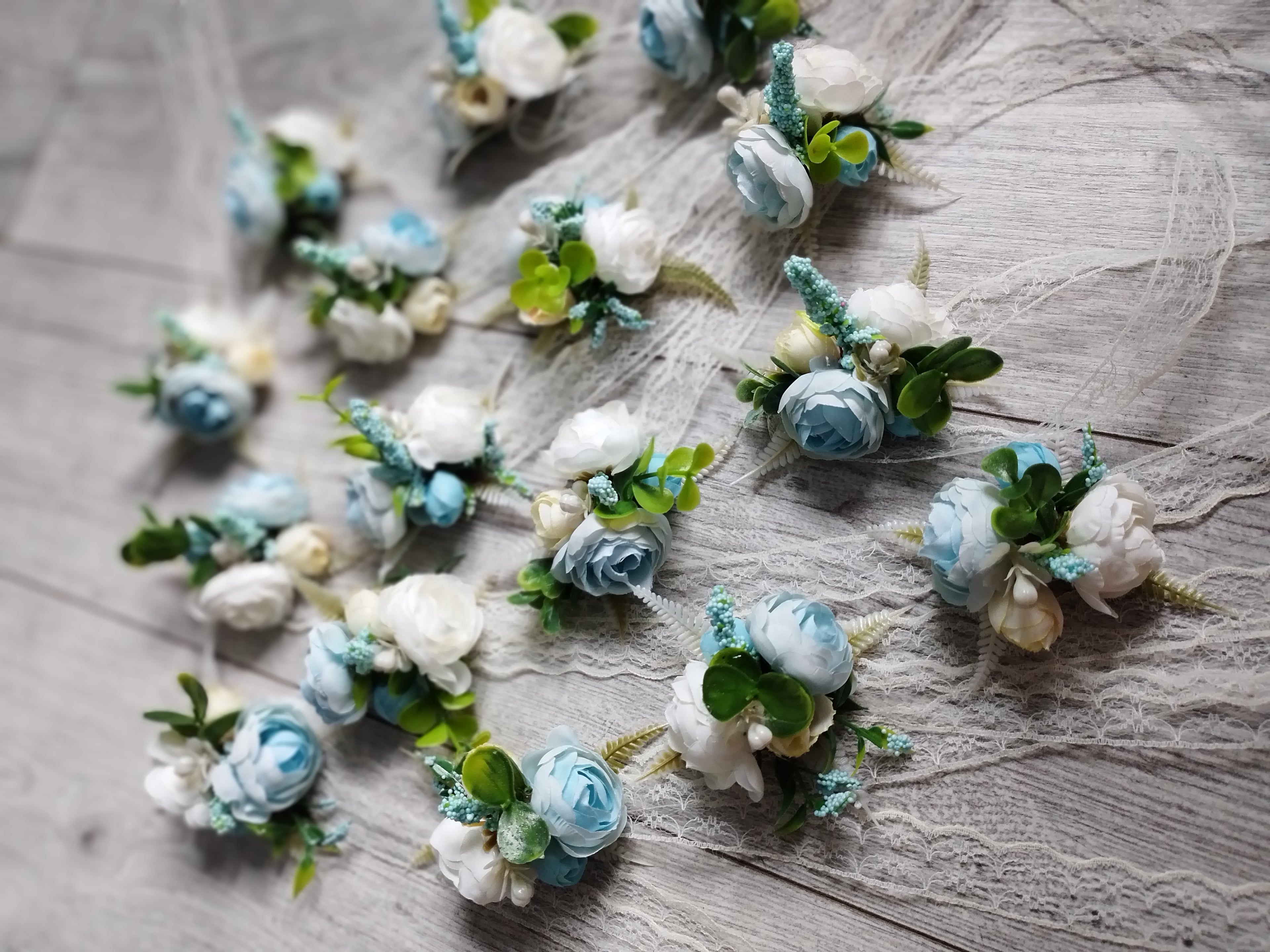 Cocarde și Brățări flori matase