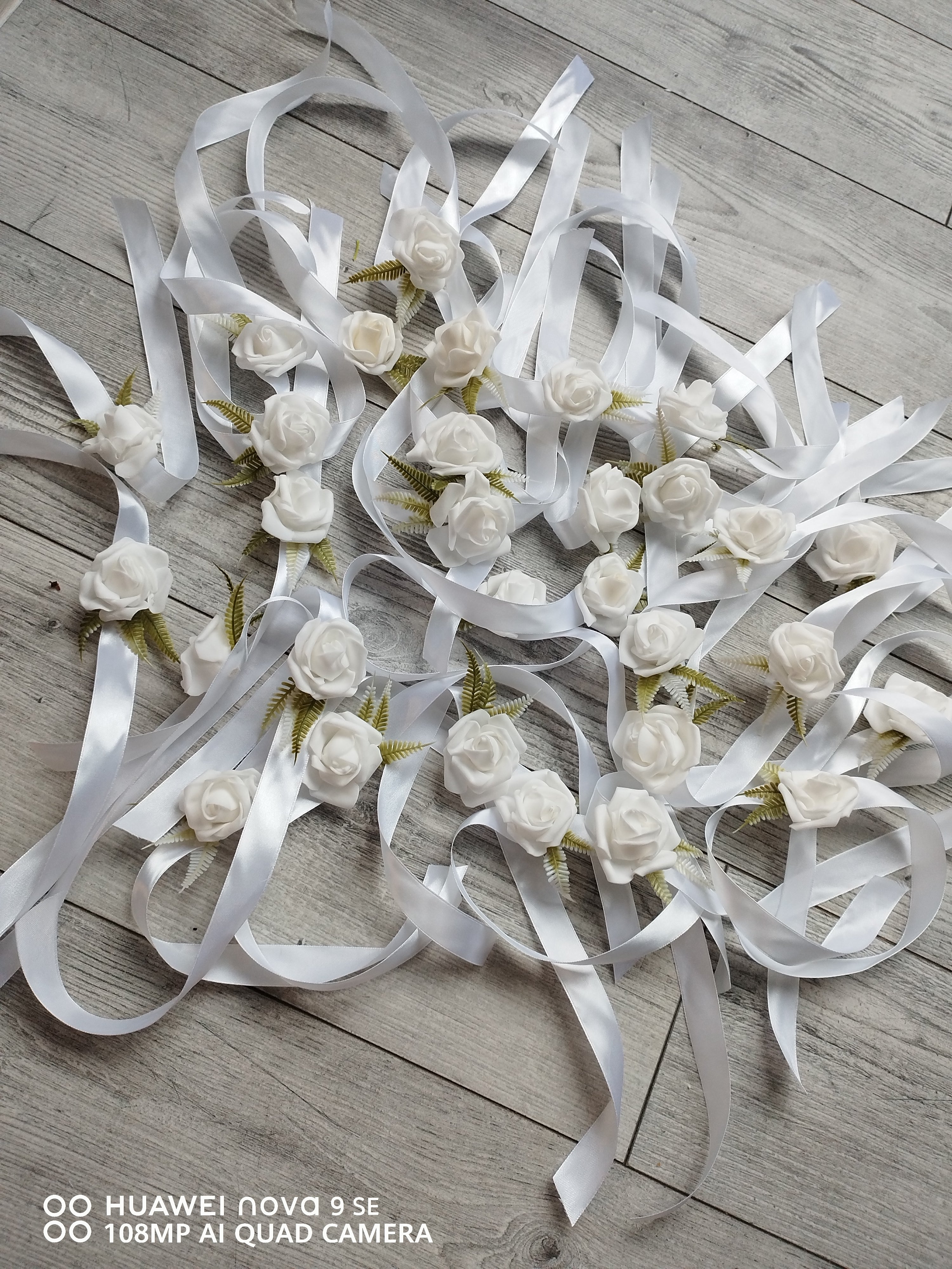 Cocarde și Brățări flori matase