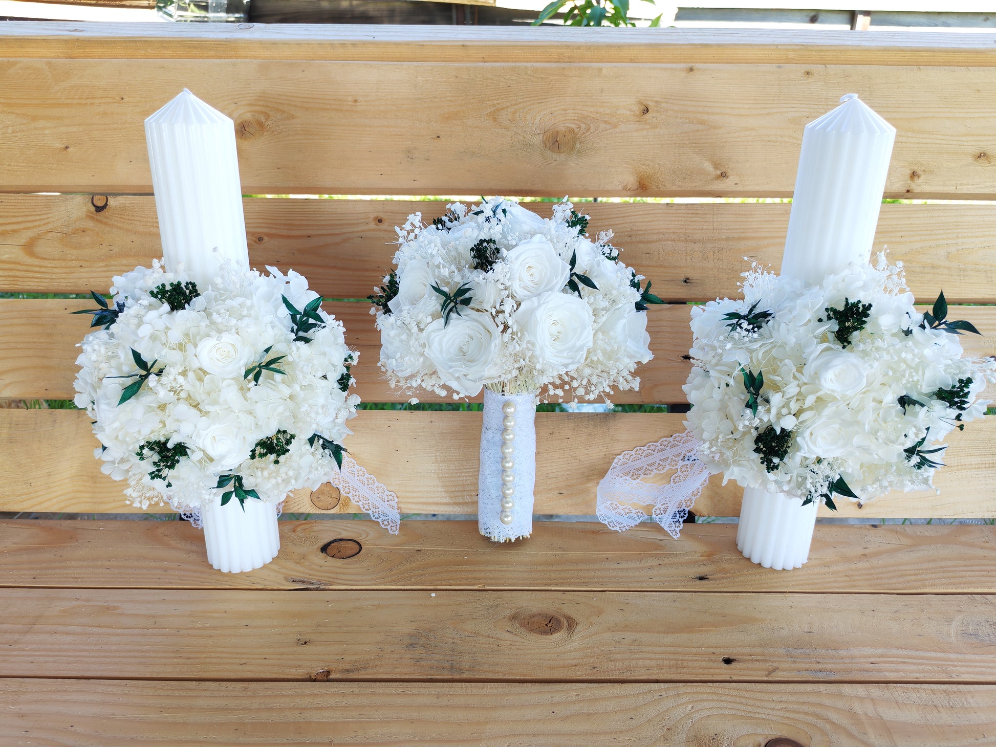 Lumânări și buchet criogenate alb verde