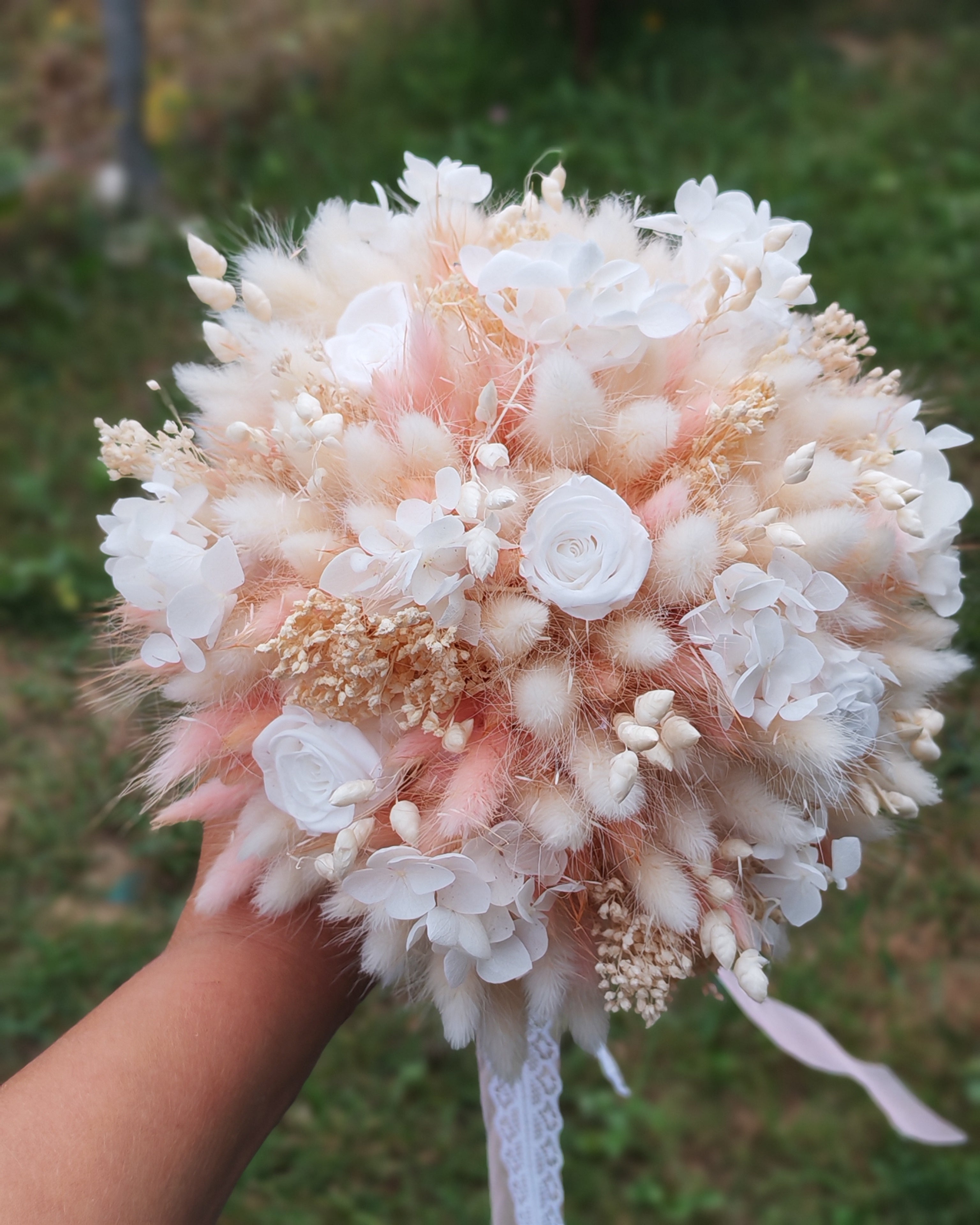 Buchet alb roz