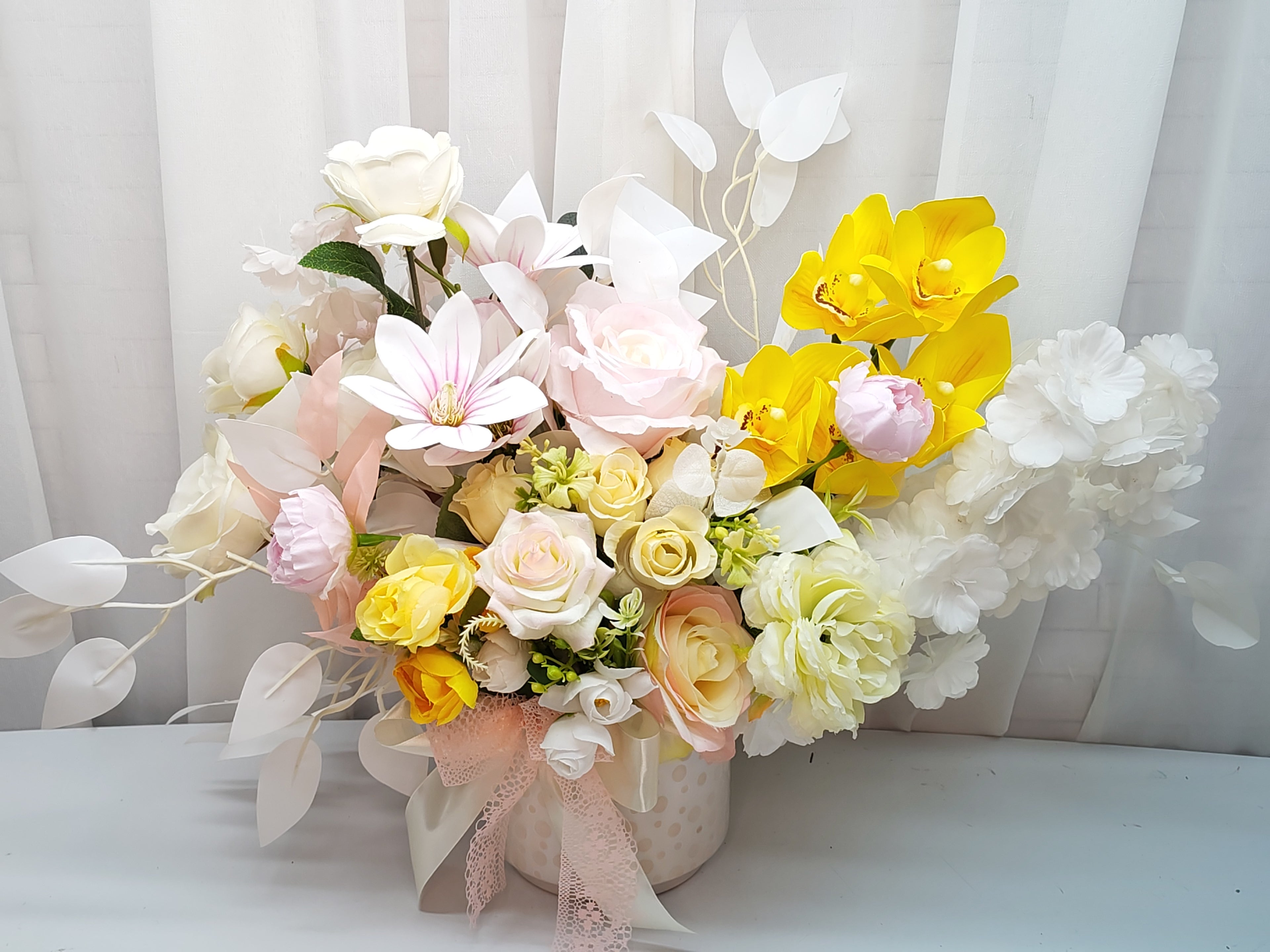 Aranjament floral galben