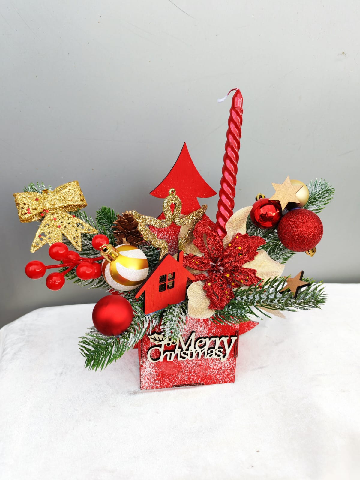 BRAD CRACIUN ROSU/AURIU