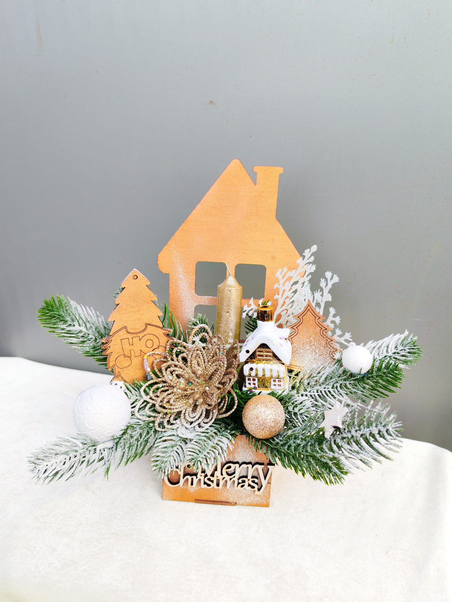 CASUTA CRACIUN AURIE