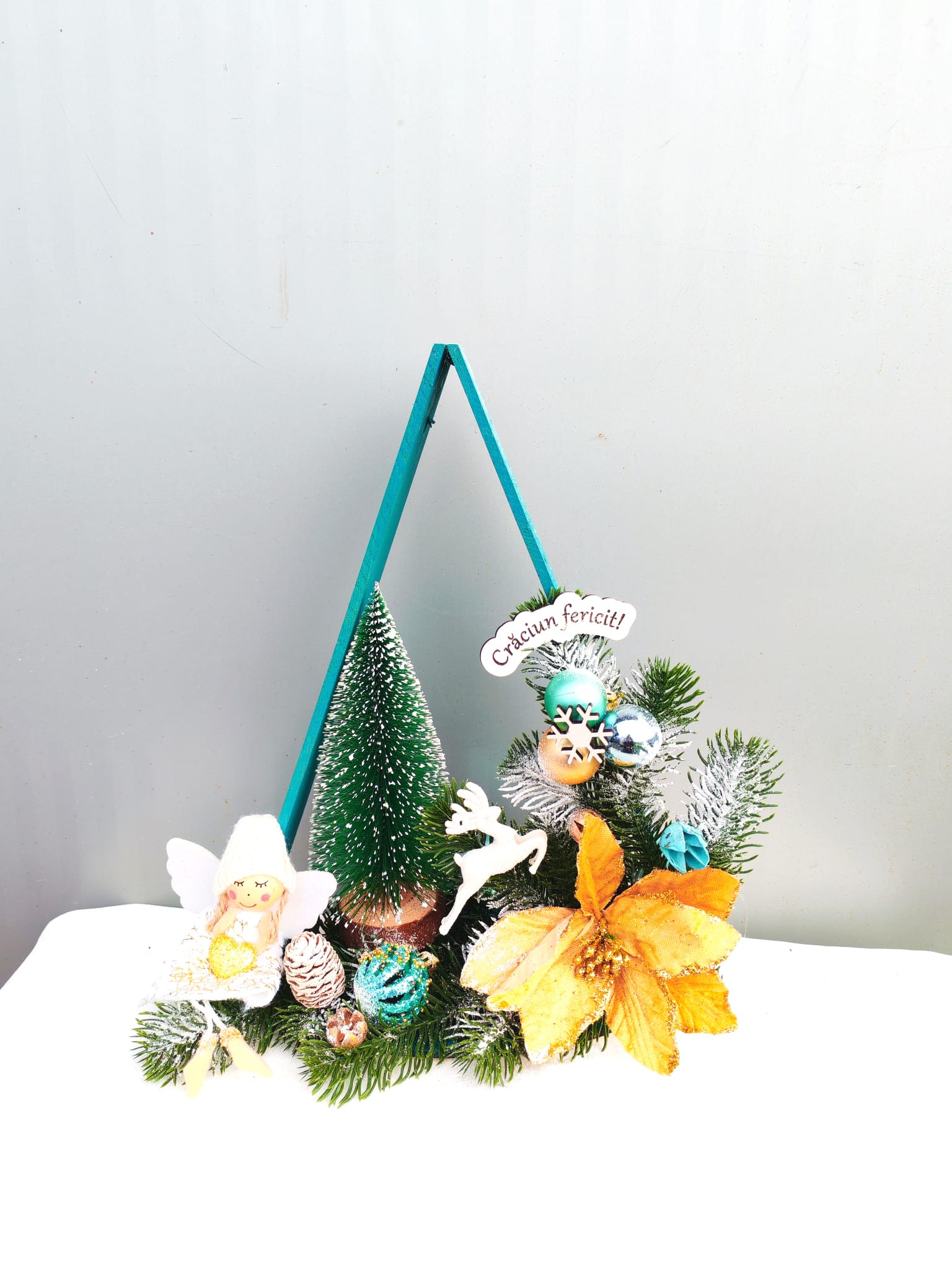 ARANJAMENT CRACIUN TRIUNGHI BLEO