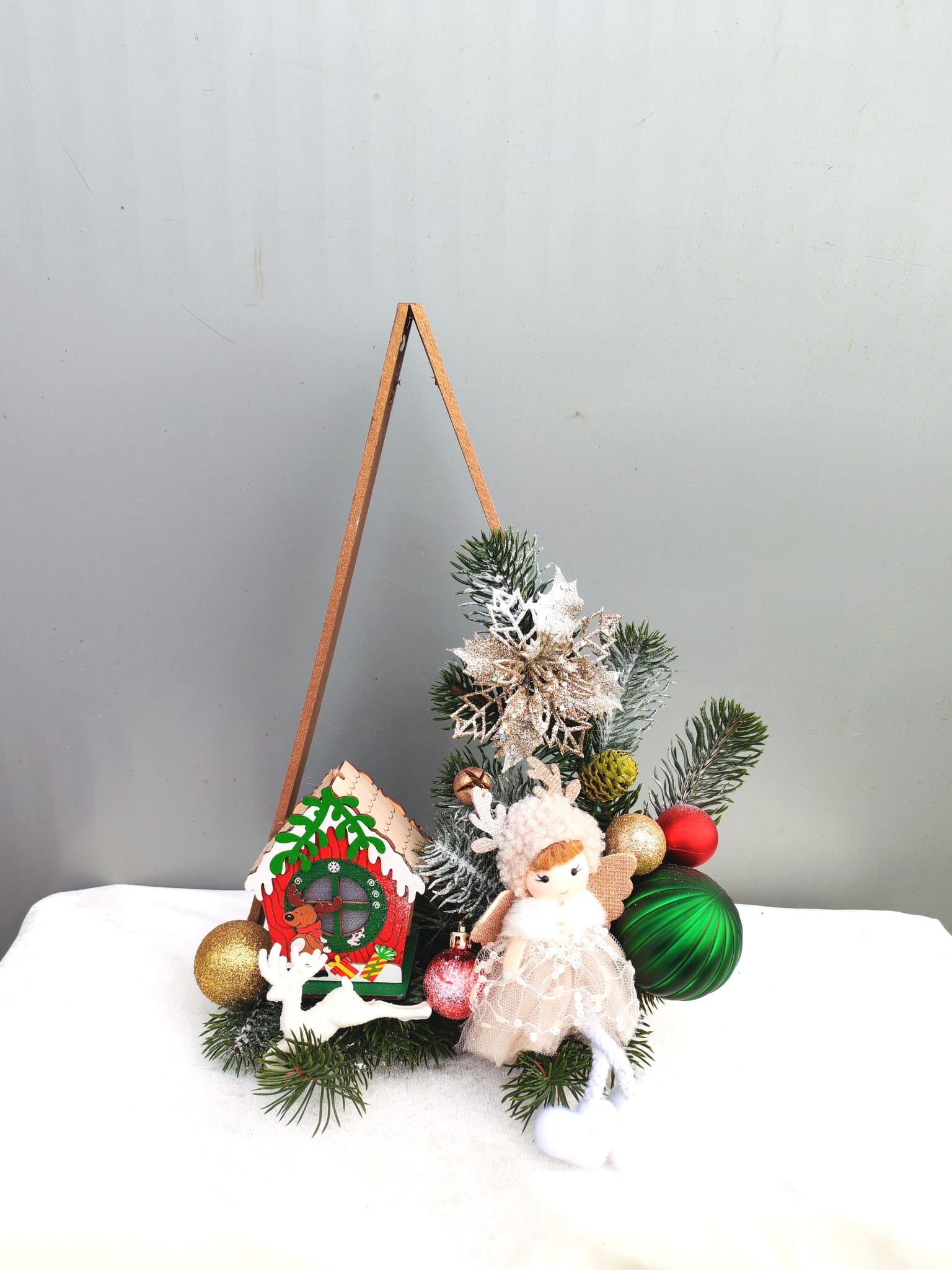 ARANJAMENT CRACIUN TRIUNGHI VERDE/AURIU