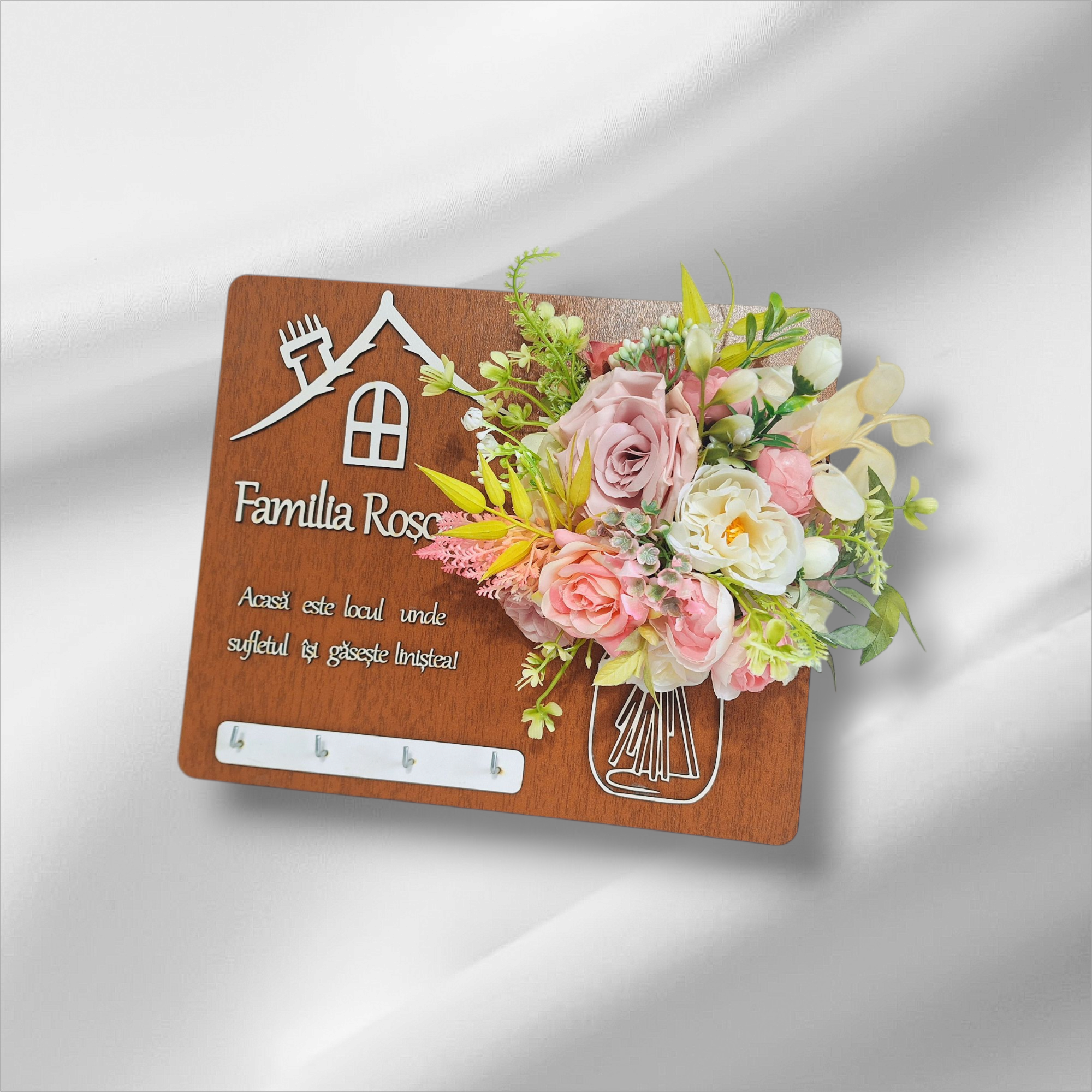 Suport chei cu flori artificiale